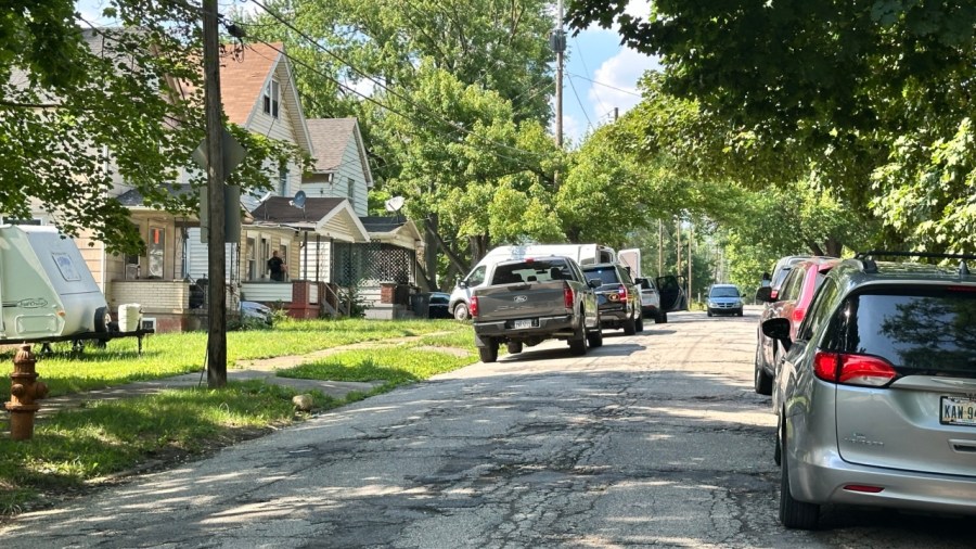 law-enforcement-searches-youngstown-home