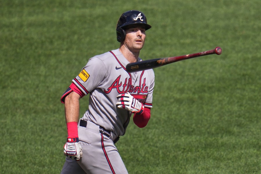 yastrzemski-hits-grand-slam,-braves-top-pirates-10-5