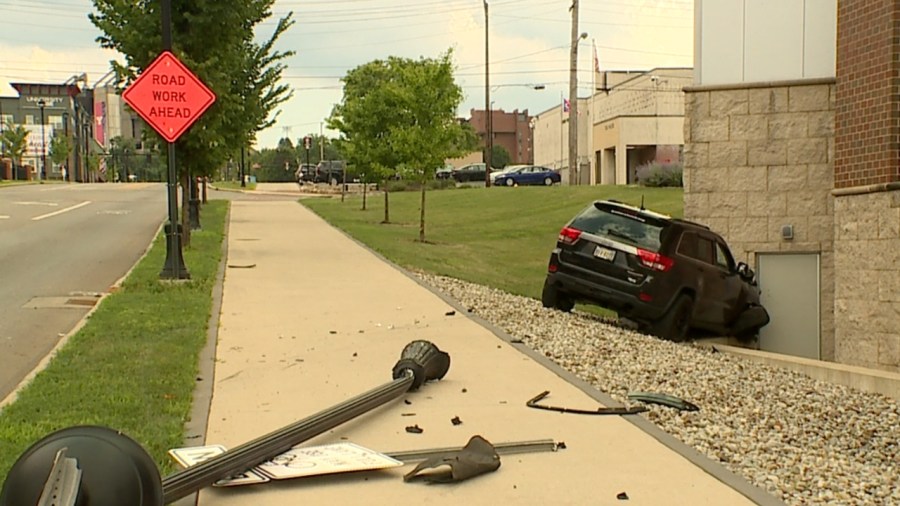 man-took-girlfriend’s-jeep,-crashed-it-into-building-in-youngstown:-report