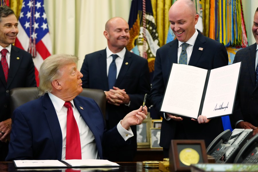 trump-reduces-size-of-2-national-monuments-in-utah-as-republicans-reshape-land-management