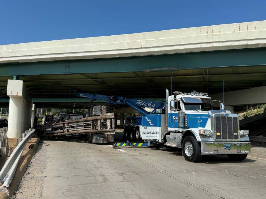 officials:-us-422-reopen-after-truck-hit-overpass-in-solon