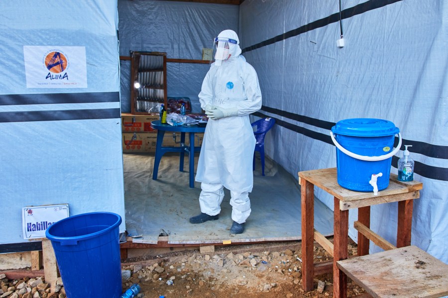 ebola-is-spreading-faster-in-eastern-congo-than-it-can-be-tracked,-as-deaths-pass-700