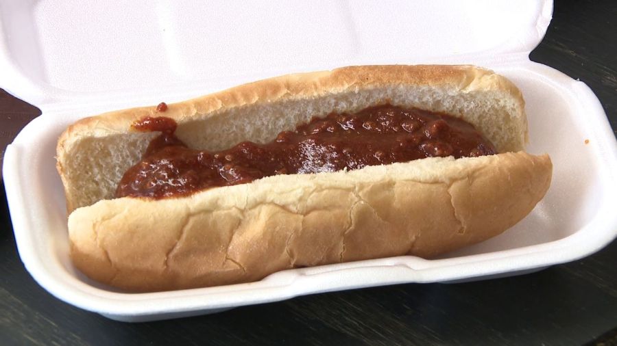 warren’s-hot-dog-shoppe-celebrates-80-years