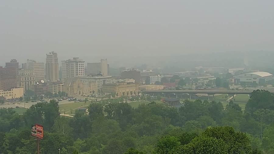why-does-the-wildfire-smoke-smell-like-burnt-plastic?