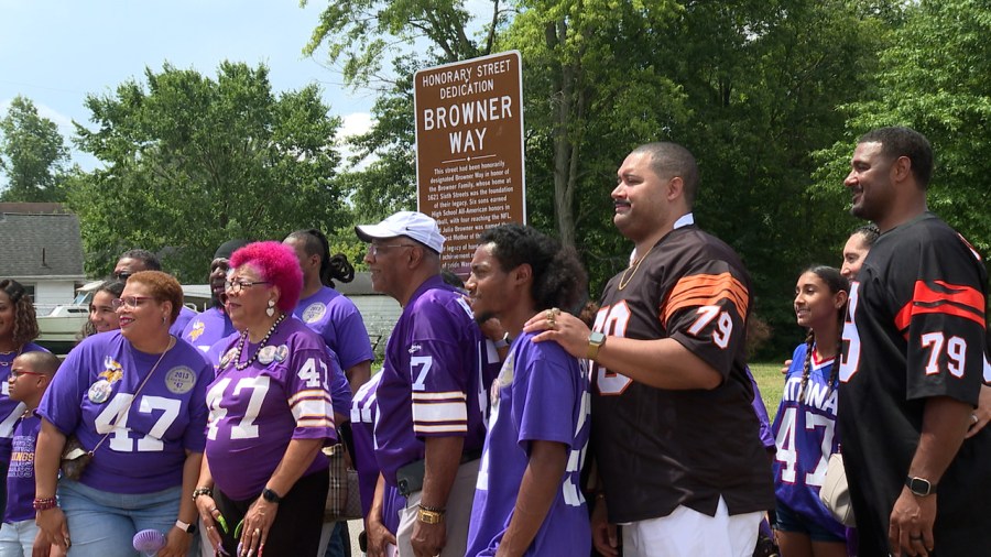 ‘nfl’s-first-family’-valley-natives-honored