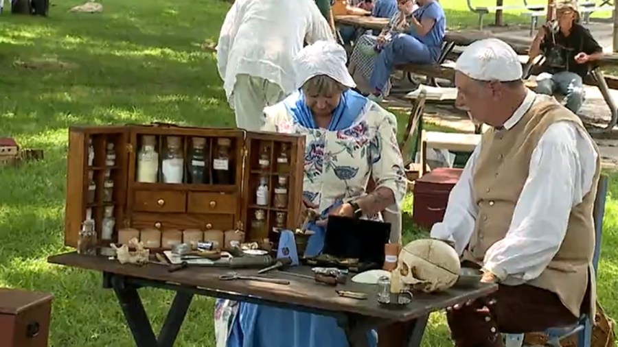 reenactment-in-salem-goes-back-in-time-to-revolutionary-war