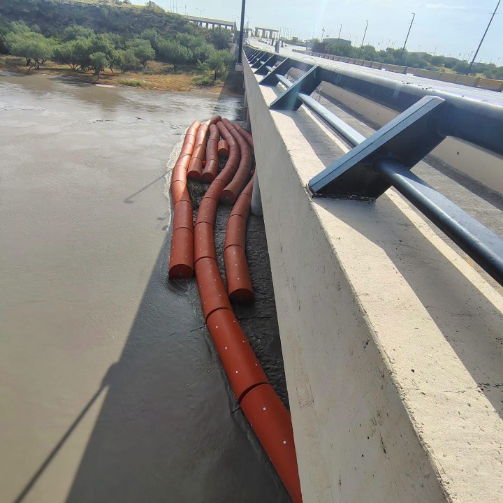 dislodged-buoys-prompt-closures-of-world-trade-bridge-in-laredo