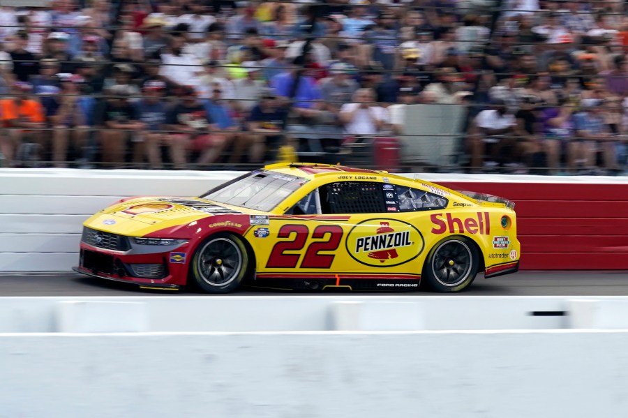 logano-ends-win-drought-in-return-to-north-wilkesboro