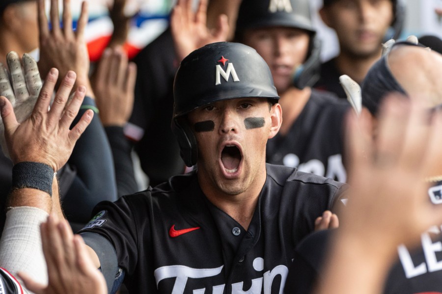 lee-homers,-drives-in-4-as-twins-topple-guardians-10-6