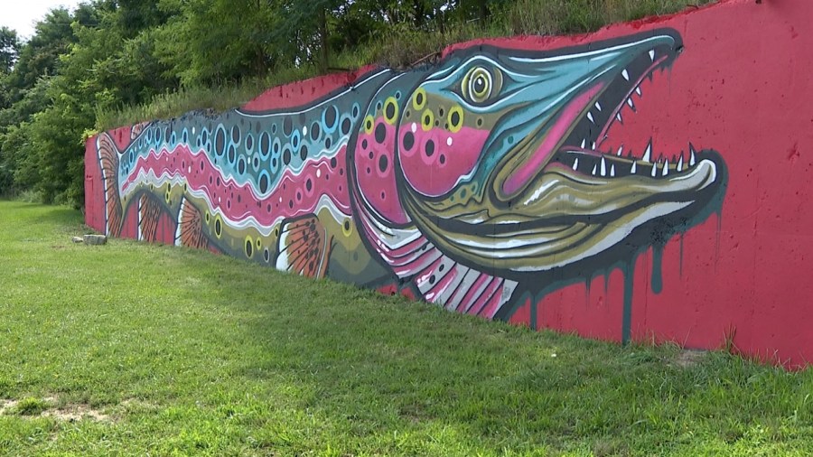 rainbow-‘mo-muskie’-fish-mural-dedicated-in-warren