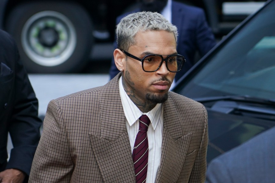singer-chris-brown-pleads-guilty-to-brawl-at-london-nightclub