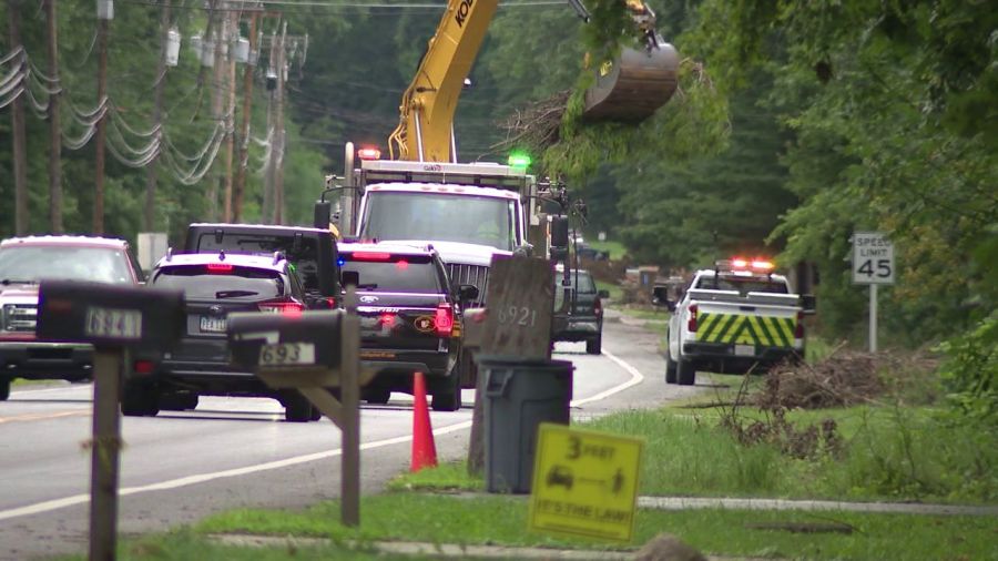 crews-wrapping-up-week-1-of-storm-cleanup,-1-more-week-to-go