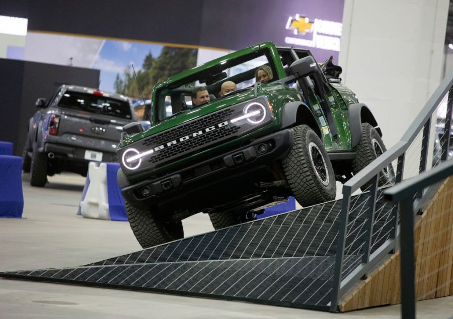 ford-recalls-over-half-a-million-broncos.-here’s-why