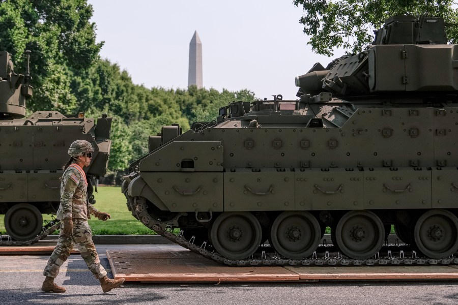 white-house-wants-veterans-to-replace-immigrant-truckers-who-lost-their-licenses-in-crackdown