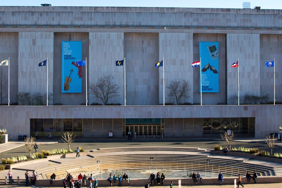 trump-orders-new-signs-outside-smithsonian-saying-some-exhibits-are-inaccurate