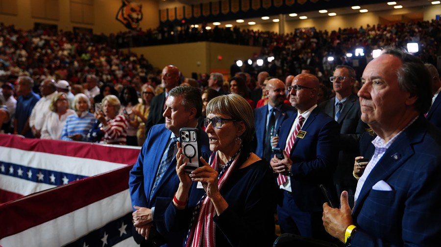 iran-war-threatens-to-blunt-gop-turnout-in-midterm-battlegrounds