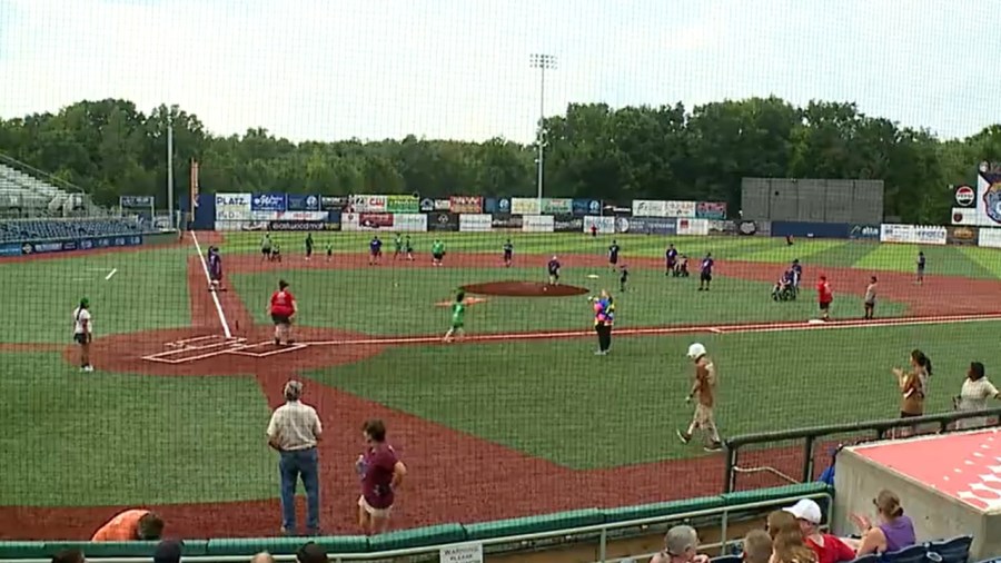 adaptive-baseball-players-step-up-to-the-plate-in-niles