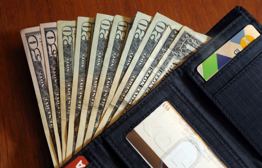 financial-stress-increases-cognitive-decline-with-aging:-study