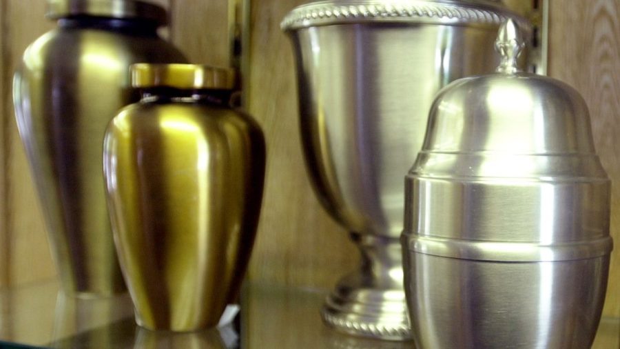 new-york-family-says-funeral-home-cremated-their-loved-one-by-mistake