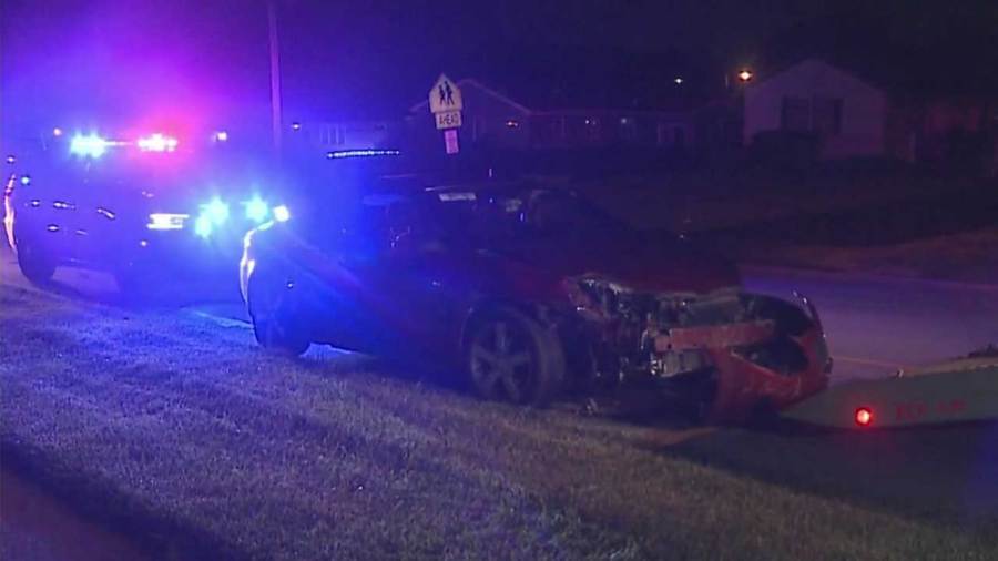 police-investigate-hit-and-run-crash-in-youngstown