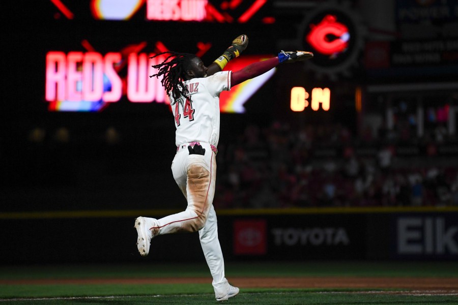 reds-pick-up-walk-off-win-over-pirates,-3-2