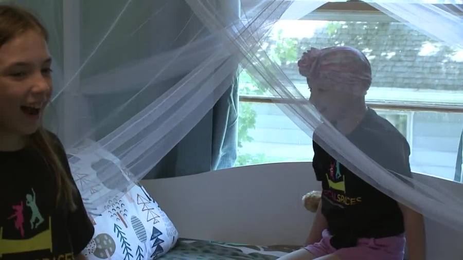 young-girl-battling-cancer-gets-a-special-room-makeover