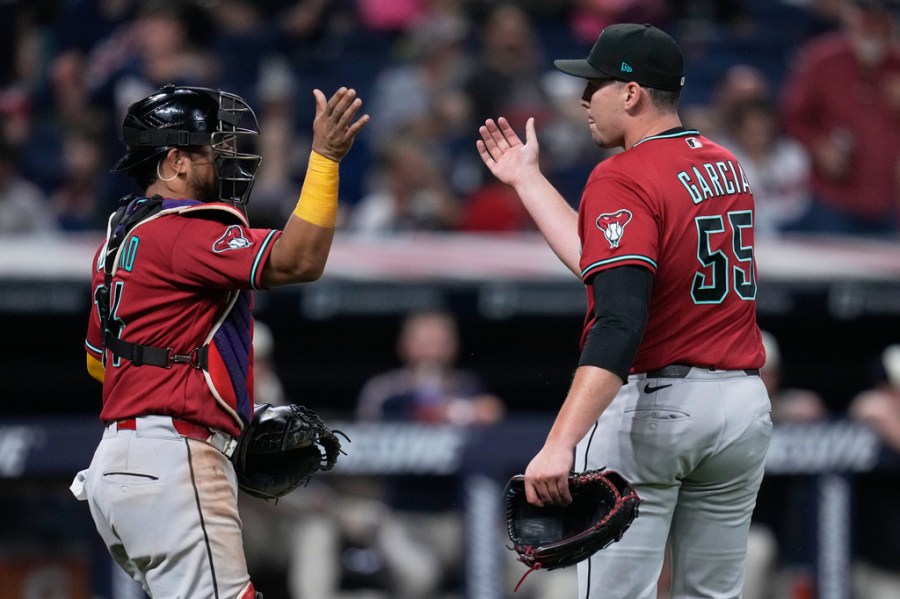 diamondbacks-score-4-in-8th-to-beat-guardians-4-1