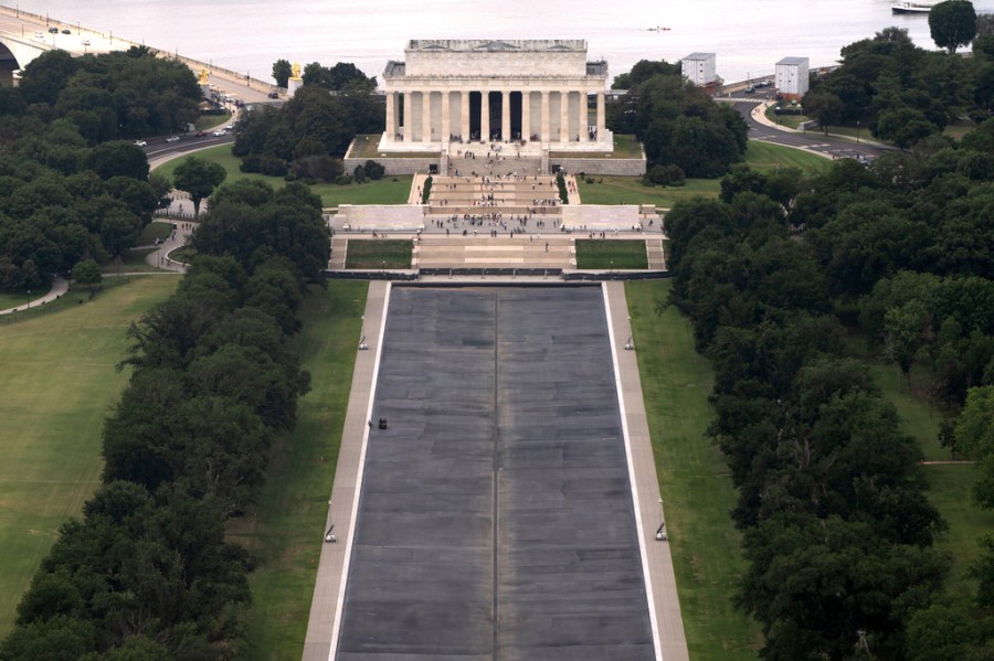 justice-department-drops-criminal-case-against-ex-olympian-charged-with-damaging-reflecting-pool