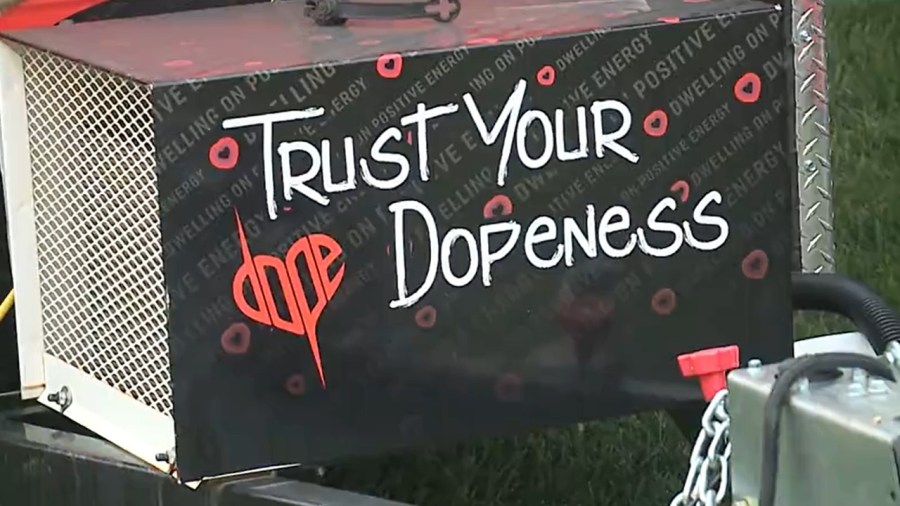 dop.e-cider-takes-over-amphitheater-for-yo-nights-business-takeover