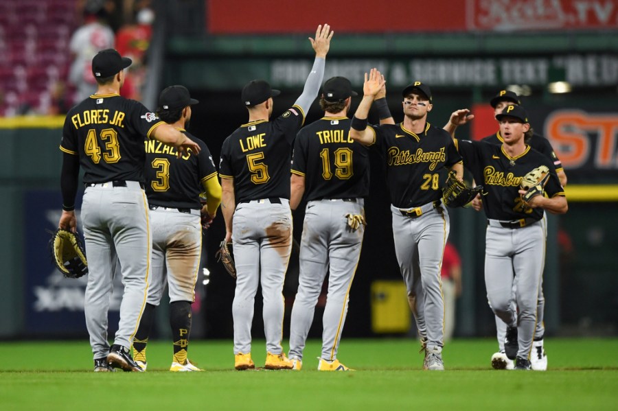 pirates-beat-reds-4-1-to-snap-four-game-losing-streak
