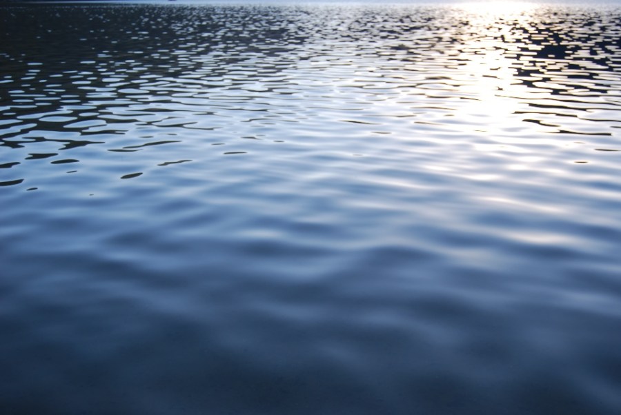 stay-out-of-the-water:-high-rip-current-risk-on-lake-erie