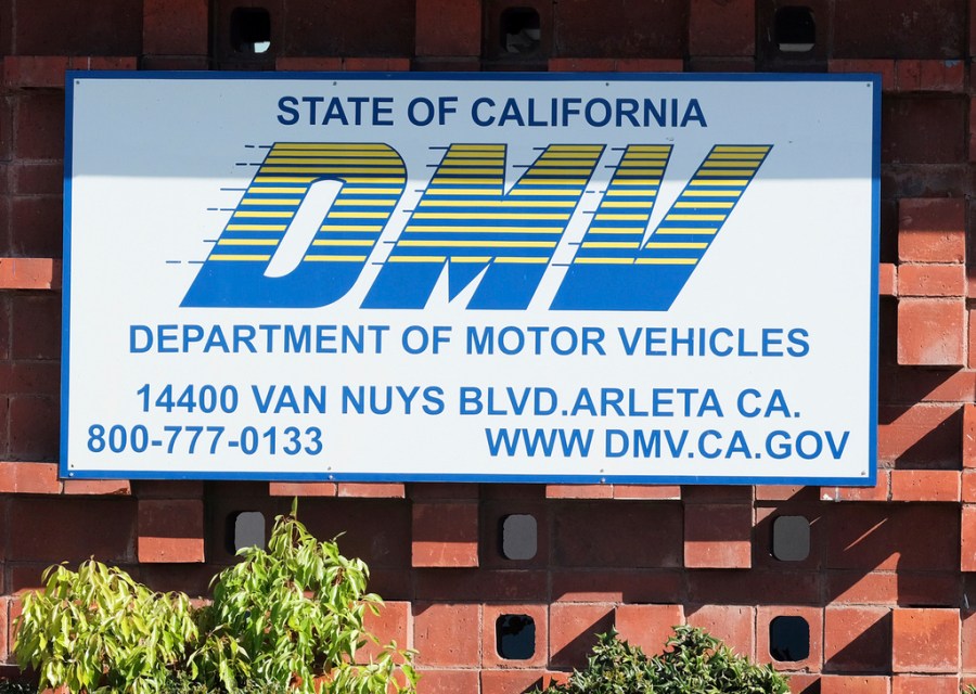 police-officer-accused-of-accessing-dmv-info,-placing-tracker-on-ex’s-car:-da-office