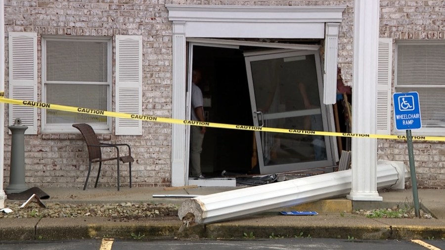 car-crashes-into-boardman-building