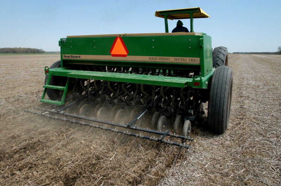 ohio-lawmakers-use-fair-visit-to-learn-about-state’s-farms
