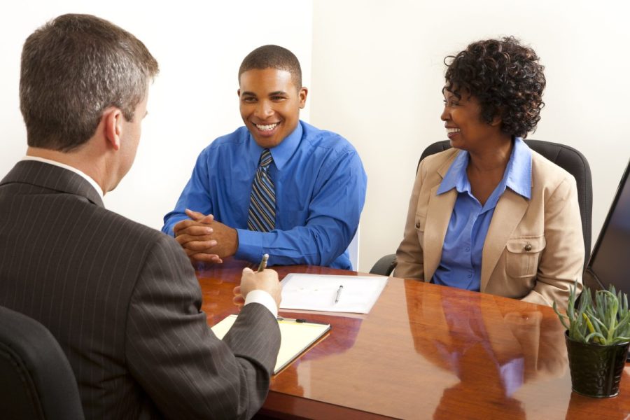 helicopter-parents-are-showing-up-to-their-kids’-job-interviews