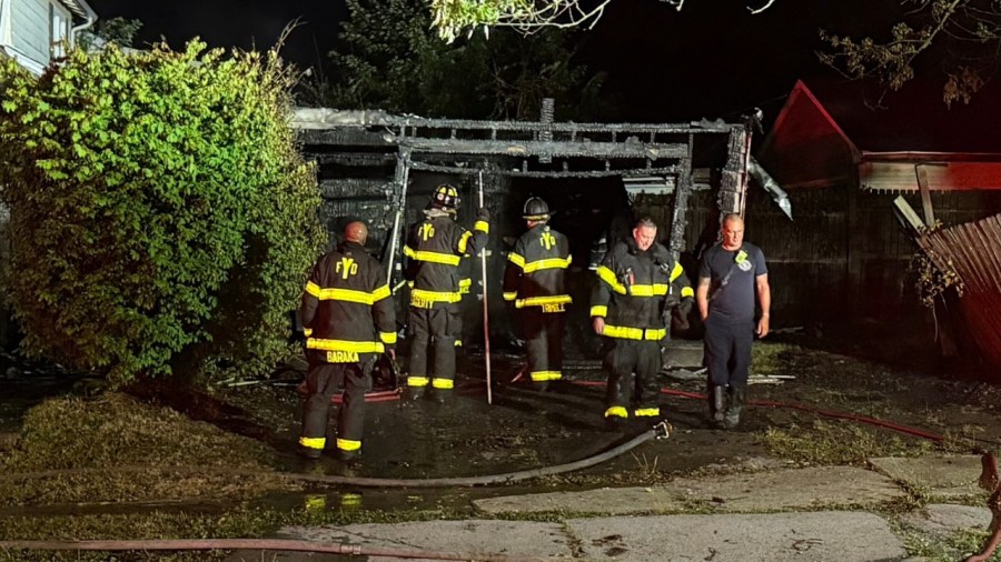 firefighters-battle-early-morning-garage-fire