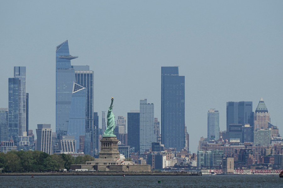 1-arrested-after-mother,-5-month-old-die-in-nyc-boat-incident