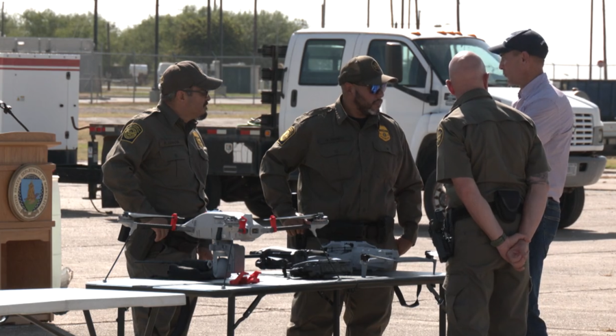 heat-sensing-drones-help-find-screwworms-on-the-border