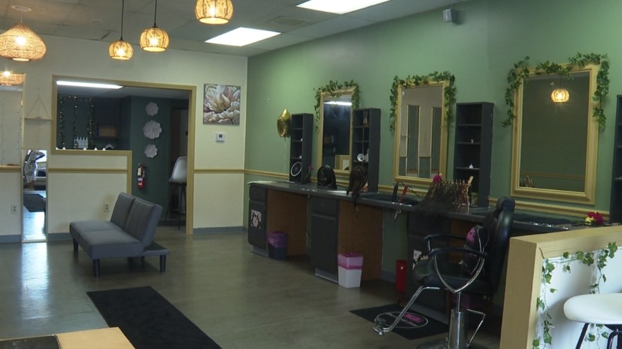 mobile-salon-opens-24-hour-brick-and-mortar
