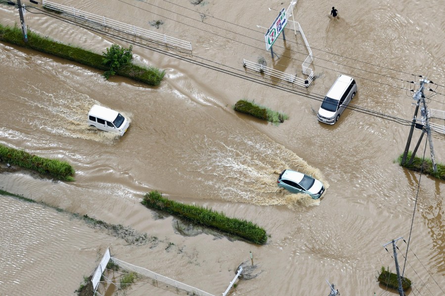 record-breaking-rain-floods-chiba-east-of-tokyo,-killing-at-least-5-people