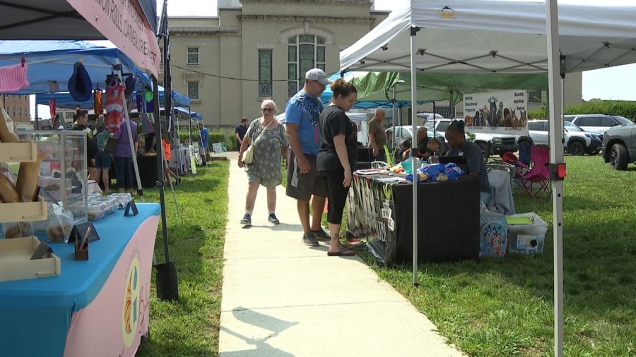 local-group-hands-out-vouchers-to-veterans-at-warren-farmers-market