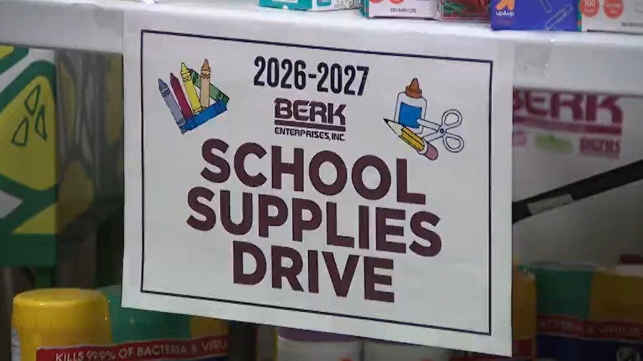 warren-business-continues-tradition-by-giving-out-school-supplies