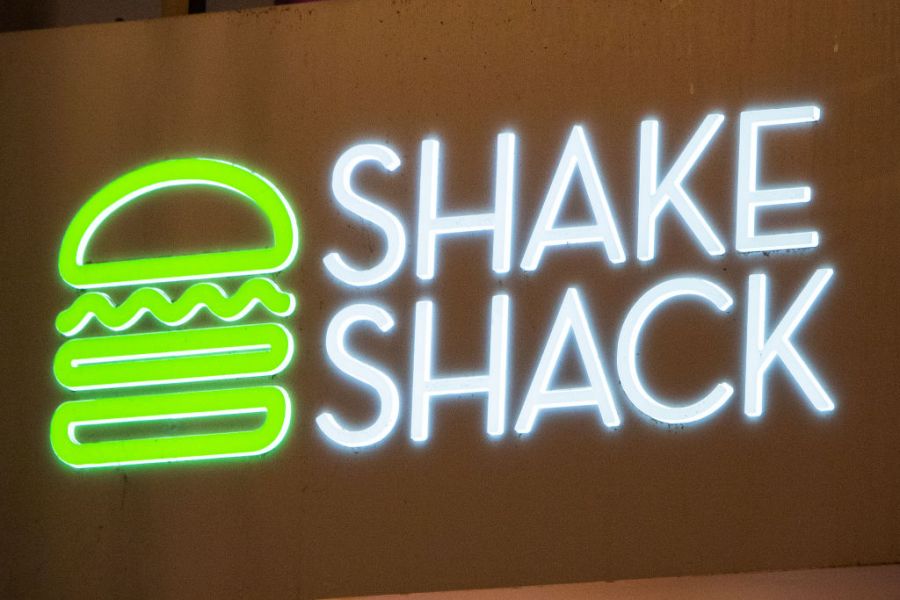 shake-shack-worker-robbed-restaurant,-later-returned-to-work:-court-docs
