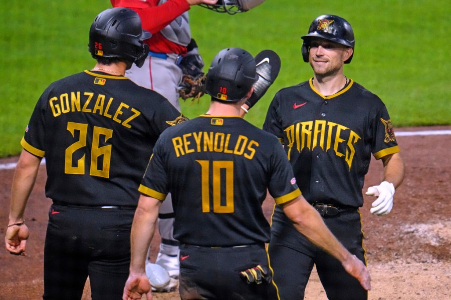 lowe,-flores-homer-to-power-pirates-over-red-sox-8-4