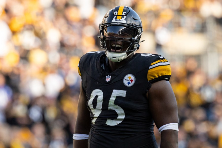 report:-steelers-ink-veteran-to-record-contract-extension