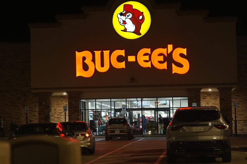 why-buc-ee’s-has-been-suing-over-logos,-mascots-recently