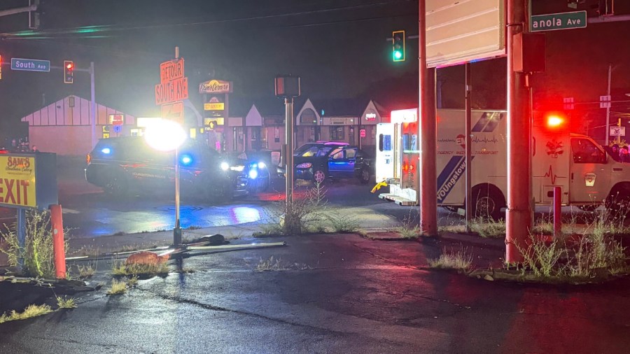 3-car-crash-at-intersection-sends-driver-to-hospital