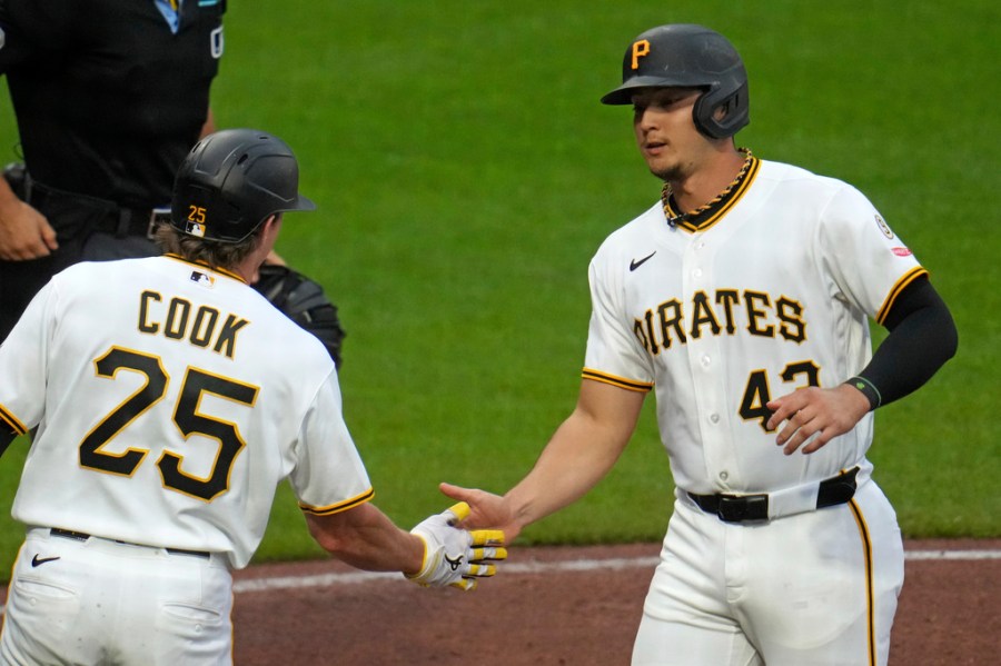 pirates-beat-red-sox-8-3-after-2-1/2-hour-delay