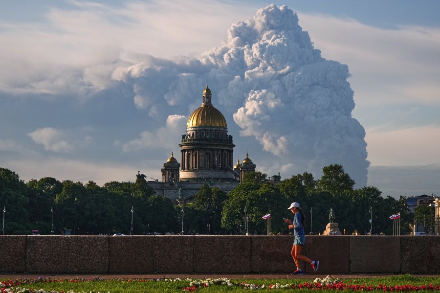 ukraine-takes-aim-at-russia’s-economy-and-morale-by-attacking-online-retailer