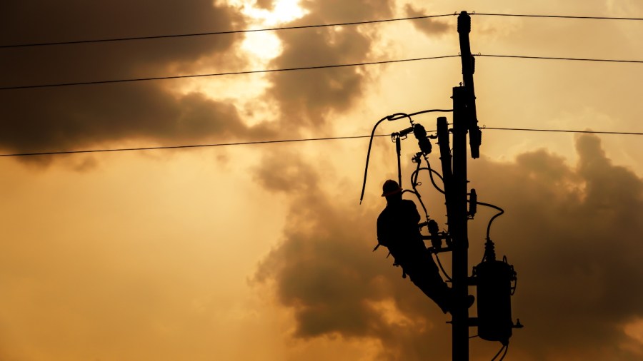 over-1,400-residents-lose-power-after-mahoning-county-crash